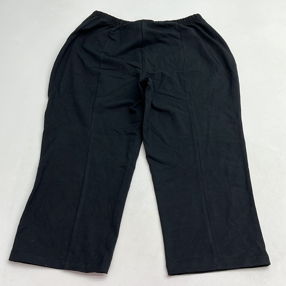 Women With Control Black Knit Capri Pants - Picture 5 of 7